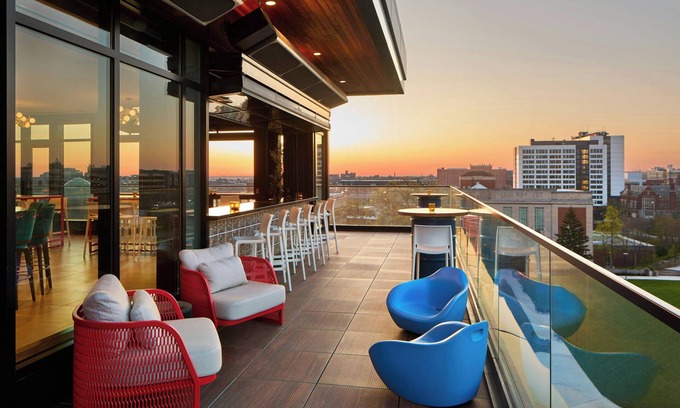 Cincinnati Hotel | Hotel Celare, Cincinnati Midtown, a Tribute Portfolio Hotel