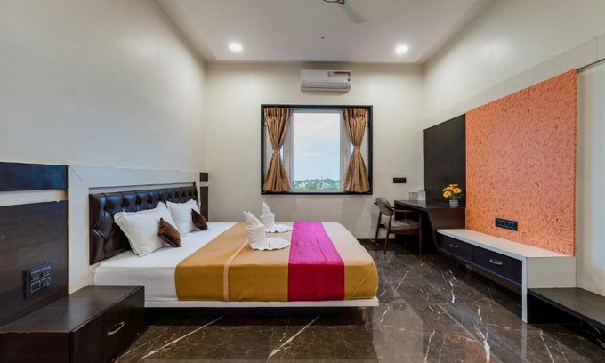 Dhule Hotel | Hotel Chandradeep Regency