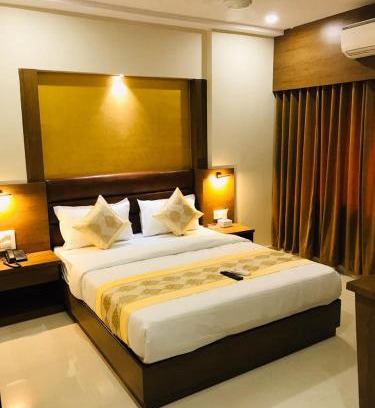 Bandra West Hotel | Hotel Crystal Luxury Inn- Bandra