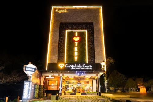 Pirmed Hotel | Hotel Crystals Cove