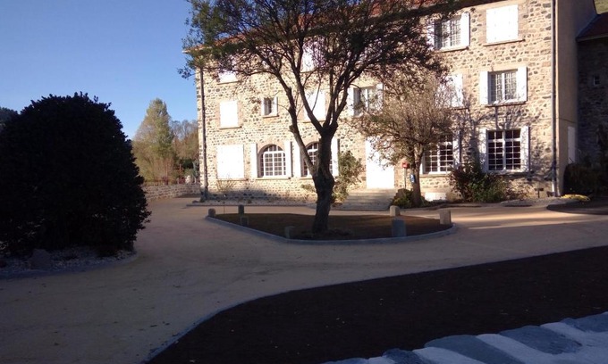 Goudet Hotel | Hotel De La Loire