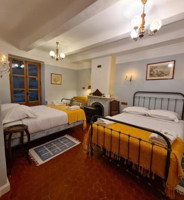 Saint-Martin-dʼEntraunes Bed & Breakfast | Hotel des Etrangers