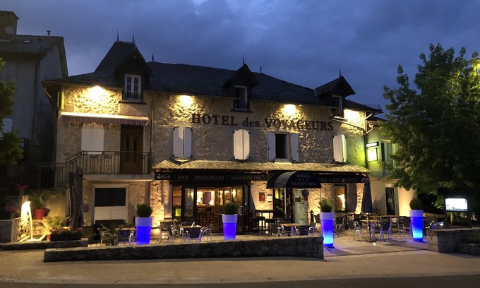 Le Rouget Hotel | Hotel des Voyageurs