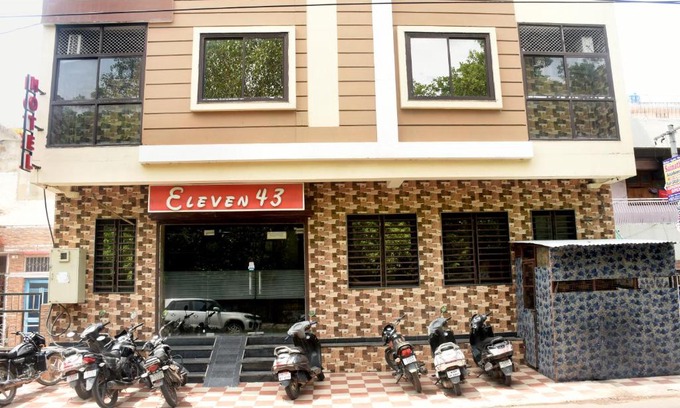 Kota Hotel | Hotel Eleven 43 Suites