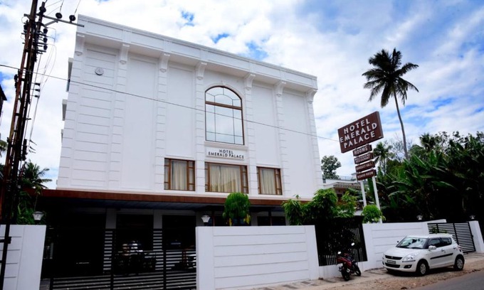 Quilon Hotel | HOTEL EMERALD PALACE