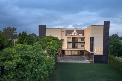 Mathura Hotel | Hotel Ganpati Palace