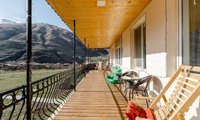 Kazbegi Hotel | Hotel Garbani