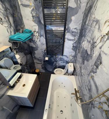 Evere Apartment | Hotel Garden's jacuzzi spa 4