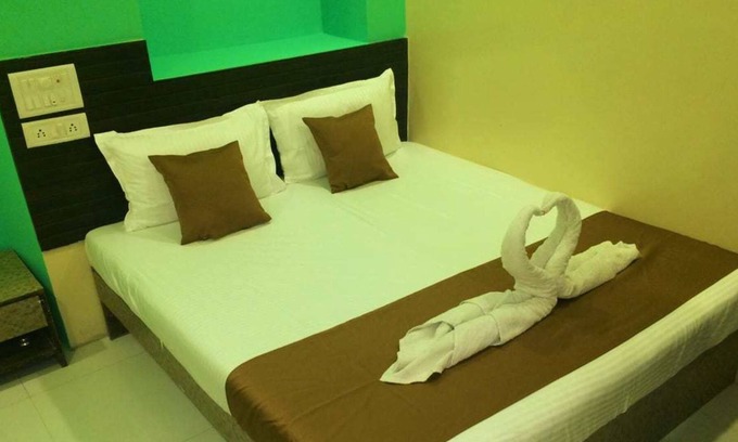 Jogeshwari West Hotel | Hotel Garden View