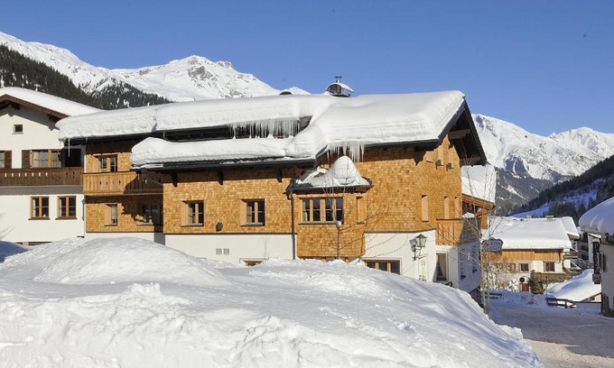 Sankt Anton am Arlberg Bed & Breakfast | Hotel Garni Albona