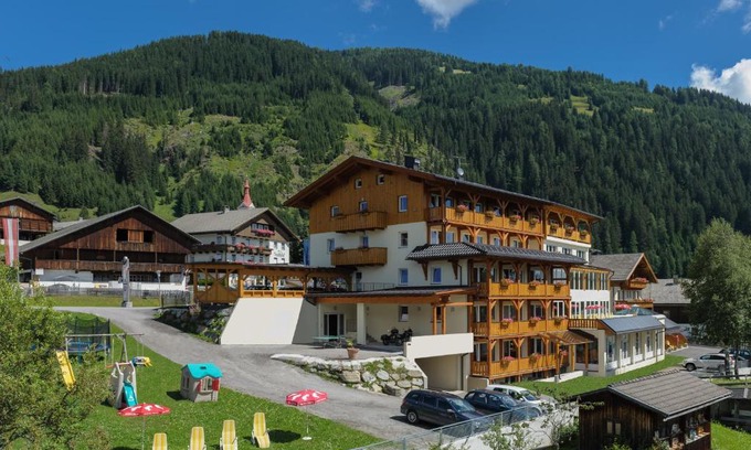 Obertilliach Hotel | Hotel-Gasthof Andreas
