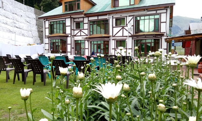 Sonamarg Hotel | Hotel Glacier Heights