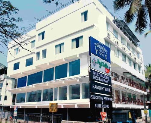 Vadakara Hotel | Hotel Golden Couch