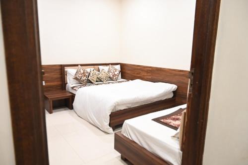 Amritsar Hotel | Hotel Golden Paradise By Tag Your Trip Near Golden Temple