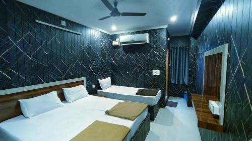 Tirupati Cabin | Hotel Govindh Heights