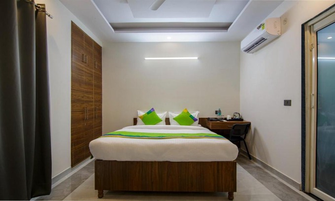 Sector 63 Bed & Breakfast | Hotel Grand Vista