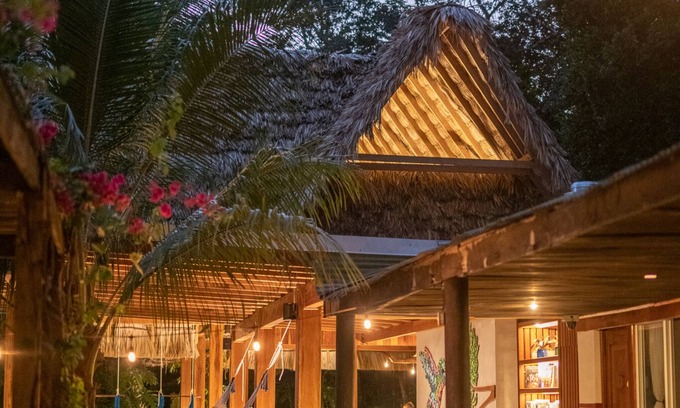 El Remate Hotel | Hotel Gringo Perdido