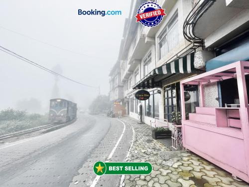 Darjeeling Hotel | HOTEL HI-DE STAY ! DARJEELING hotel-with-mountain-view Spacious-Room-with-wi-fi-and-Parking-availability - 2
