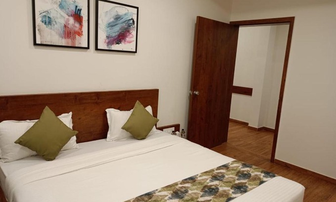 Mundra Hotel | HOTEL ICON INN