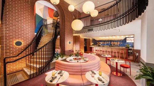 Adelaide Central Business District Hotel | Hotel Indigo Adelaide Markets by IHG