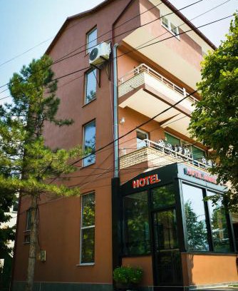 Kukes Hotel | Hotel Iseberi