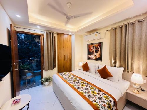 East of Kailash Hotel | Hotel Ivaan Homes opposite to Iskcon Temple East of Kailash New Delhi
