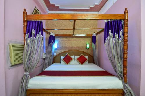Gopalbari Hotel | HOTEL JAI MAA PALACE