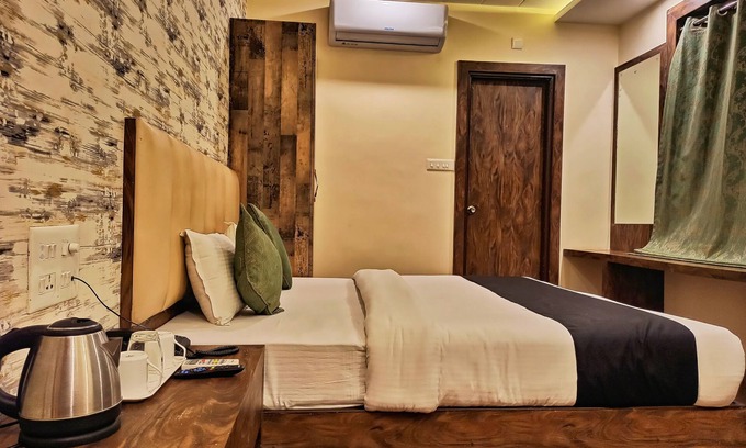 Sigra Hotel | Hotel Janki Inn Varanasi