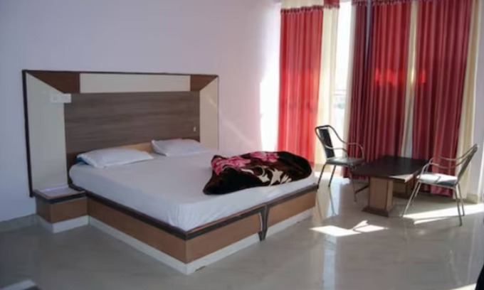 Behror Hotel | Hotel Jhansla By GRB