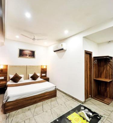 Ludhiana Hotel | HOTEL KAILASH REGENCY - Luxury Rooms Near Railway Station and Bus Terminal Ludhiana