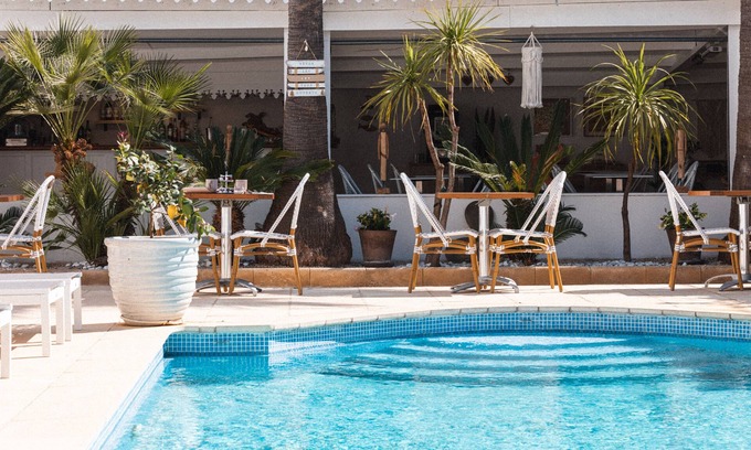 Cap-d'Antibes Hotel | Hotel La Villa Juan Beach