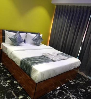 Surat Hotel | HOTEL LAKSH PALACE