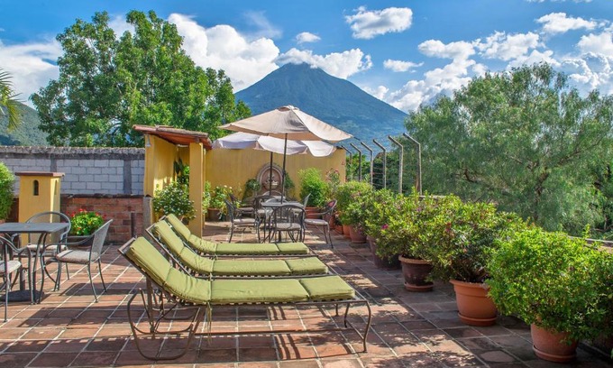 Antigua Guatemala Hotel | Hotel Las Camelias Inn by AHS