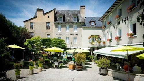 Saint-Geniez-d'Olt Hotel | Hotel Le Lion d'Or