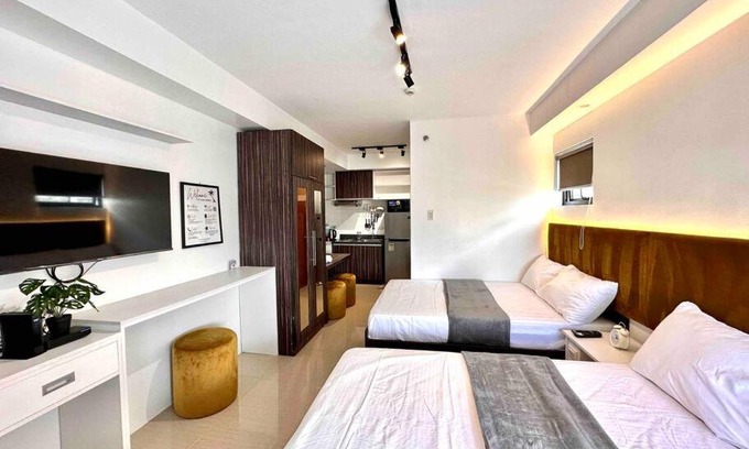 Mabolo Apartment | Hotel Living, The Persimmon Double Beds (930)