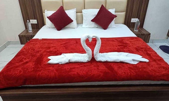 Jhansi Hotel | Hotel Lucky Guest House