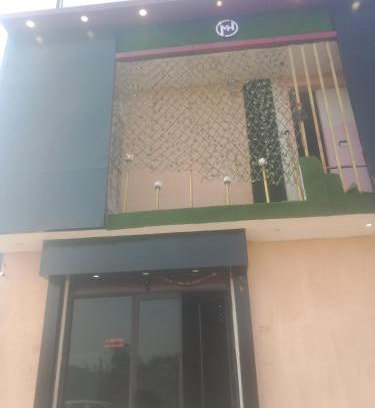 Jhansi Hotel | Hotel maatrika and banquet