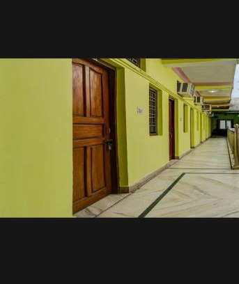 Srinagar Hotel | Hotel Madhur New Tourist Lodge