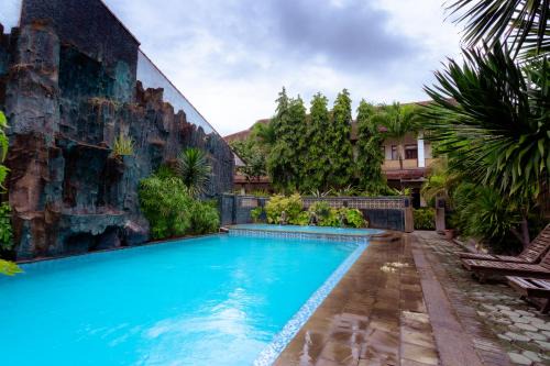 Banyuwangi Hotel | Hotel Mahkota Plengkung by ecommerceloka