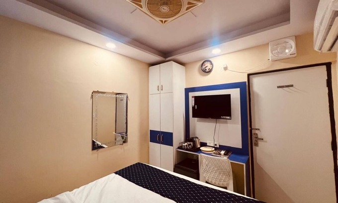 New Delhi Hotel | Hotel Metro View Adarsh Nagar Metro