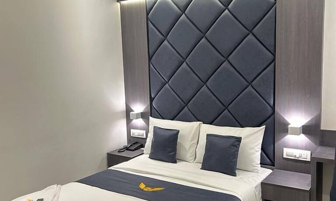 Goregaon East Hotel | Hotel MIG SUITES