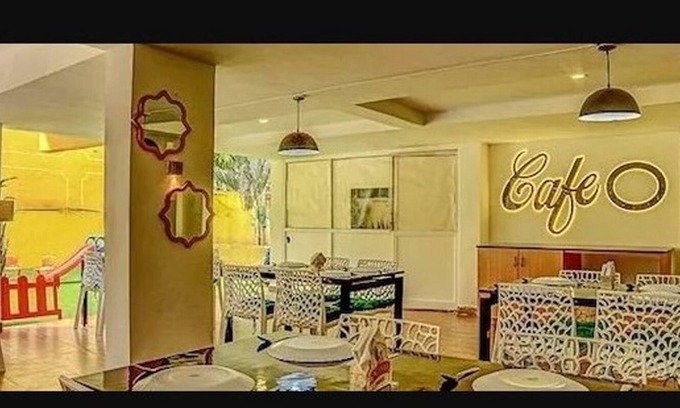 Caranzalem Hotel | Hotel Miramar, Miramar Beach, Goa