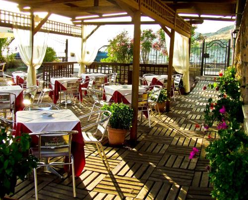Bosa Marina Hotel | Hotel Miramare