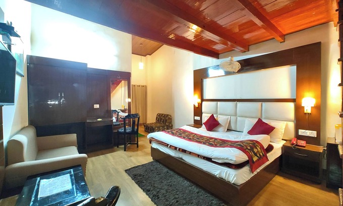 Nainital Hotel | Hotel Moon Nainital Near Mall Road Lake
