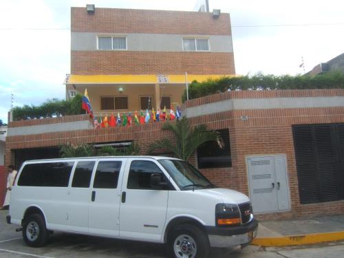 Catia La Mar Hotel | HOTEL MUEVETE POR VARGAS