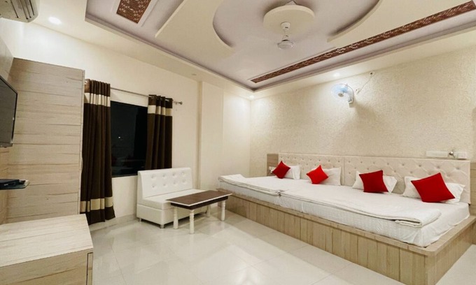 Kota Hotel | Hotel Namo Palace