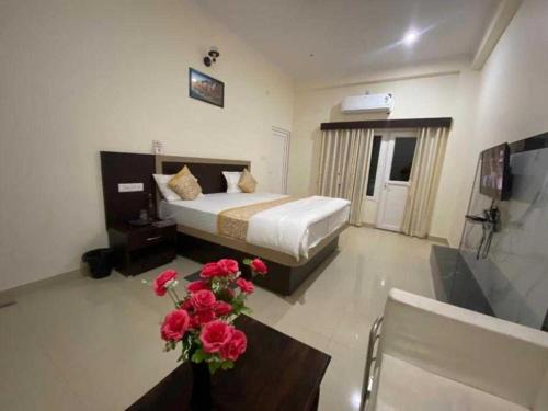 Varanasi Hotel | Hotel Nath Palace Chunar Road Varanasi - Luxury Room - Excellent Service Recommended