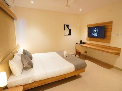 Rayadurg Hotel | Hotel Naveena grand