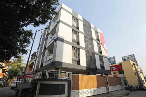 Kharadi Hotel | Hotel O Galaxy Apartments Near Pune Airport
