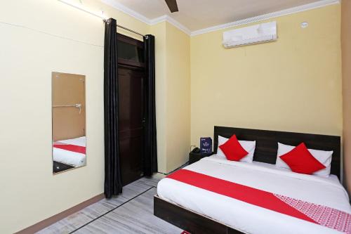 Indira Nagar Hotel | Hotel O Greenview Near Munshi Pulia Metro Station